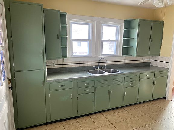 2nd image of 658 State St