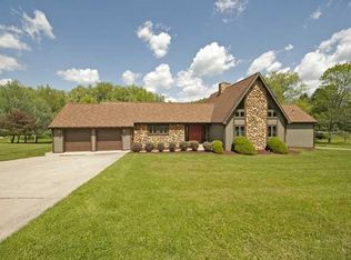 10 Kings Ln, Venetia, PA 15367