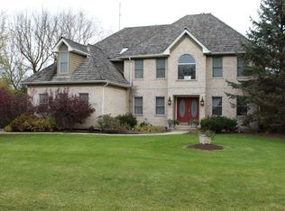 8108 Redtail Dr, Crystal Lake, IL 60014