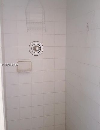 5th image of 1784 NE 50th Ct