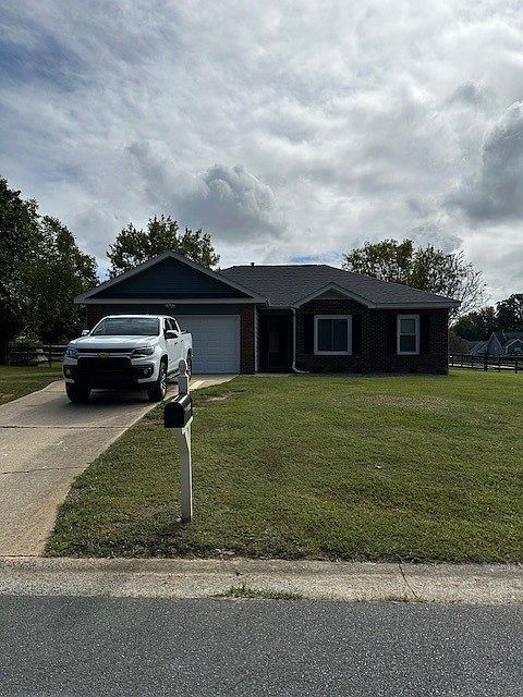 2nd image of 2523 Faircroft Way
