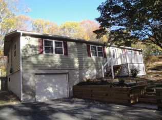 334 Ginger Ln, East Stroudsburg, PA 18301