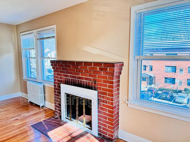 908 Hudson Ave #6 — Photo 10