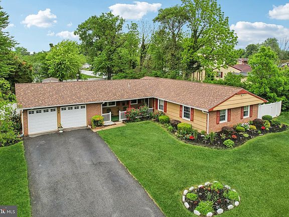 5th image of 146 Tyler Dr