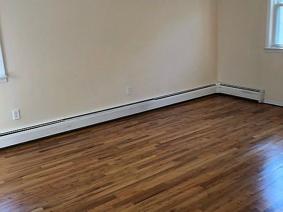 master bedroom king bed fits