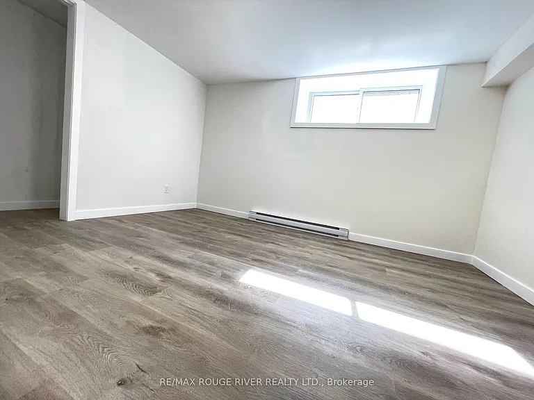 95 Diffin Dr — Photo 19