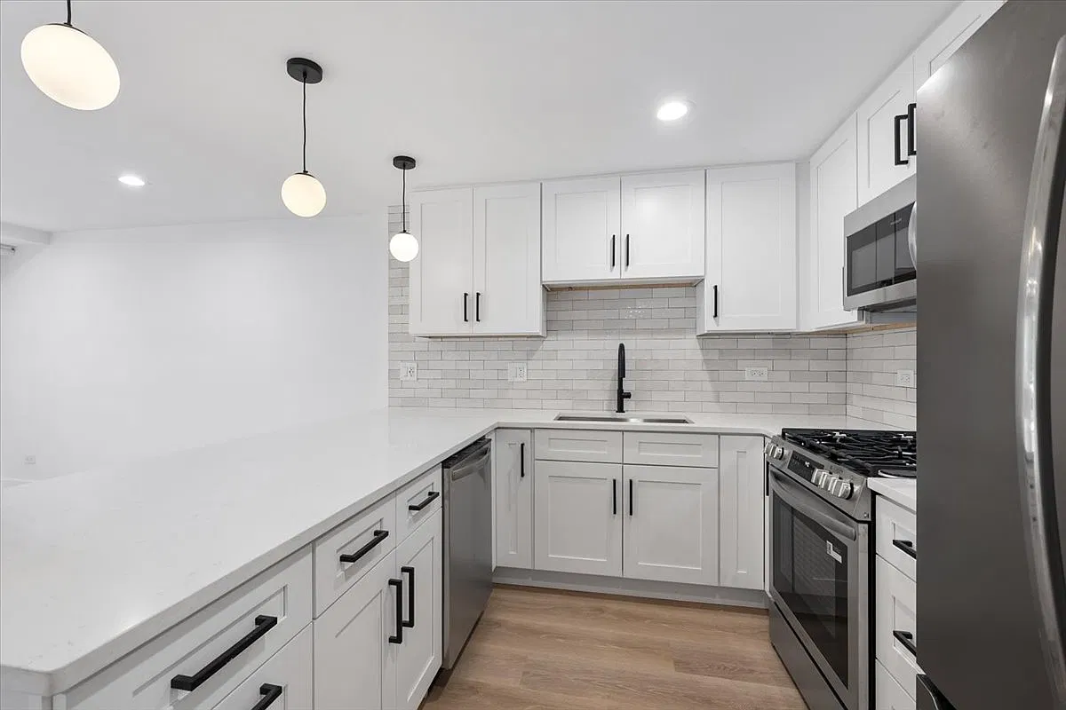2 bed, 2.0 bath, $2,745 — Photo 2