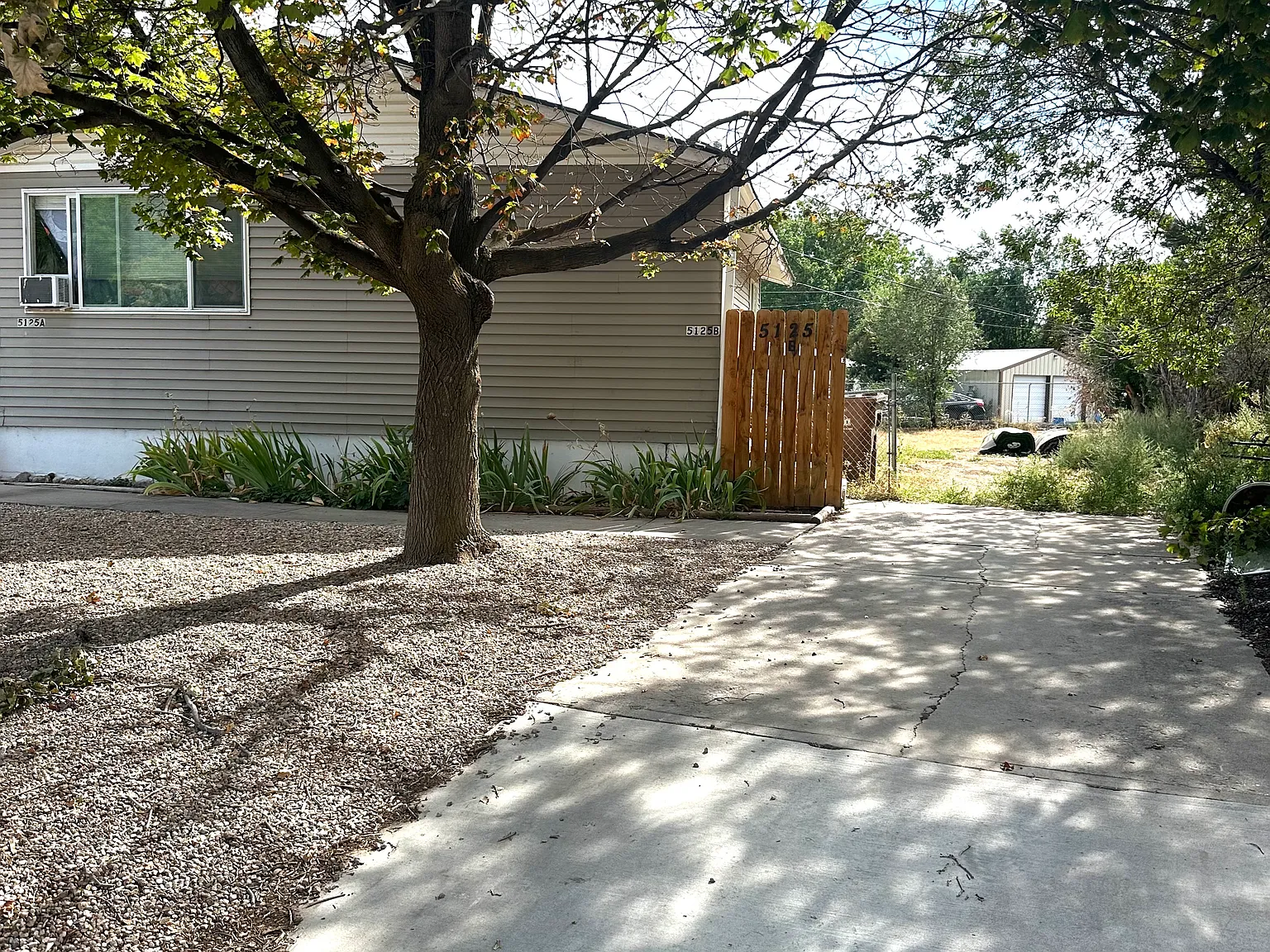 3 bed, 912 sqft, $1,350 — Photo 1