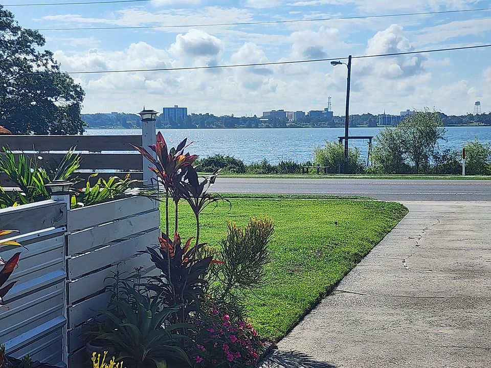 View of Lake Howard from the driveway