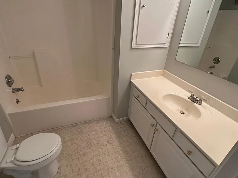 112 Chevy Chase Pl — Photo 8