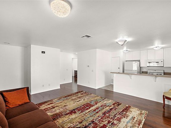 3rd image of 29228 Murrieta Rd