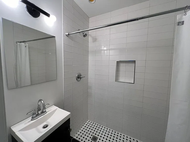 1622 N Bouvier St — Photo 7