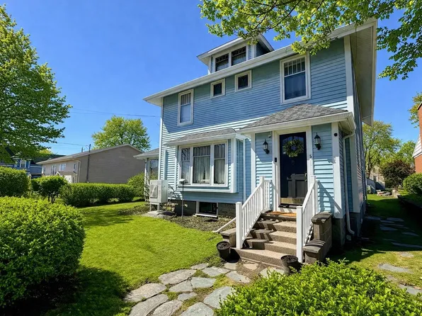 54 William St, Yarmouth, NS B5A 1Y5