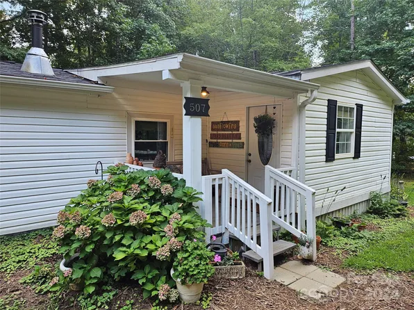 507 Smith Rd, Columbus, NC 28722