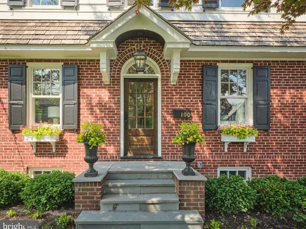 100 W Bridge St, New Hope, PA 18938