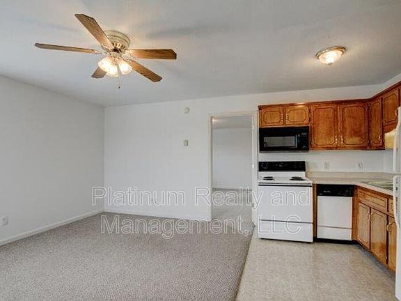 4th image of 3292-4 Tower Dr