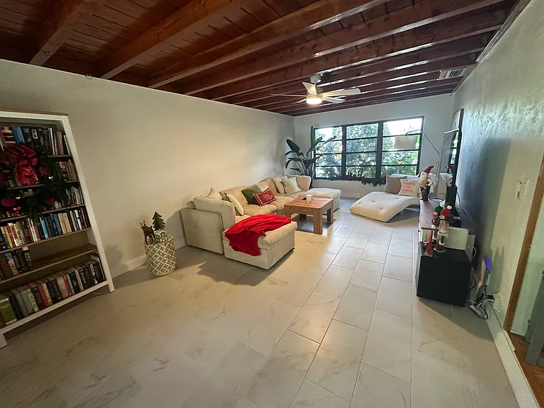 7910 SW 15th St — Photo 20