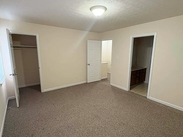 531 Lost Cir #D — Photo 15