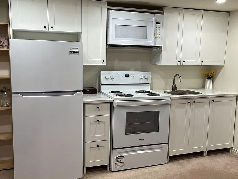 686 York Hill Blvd — Photo 9
