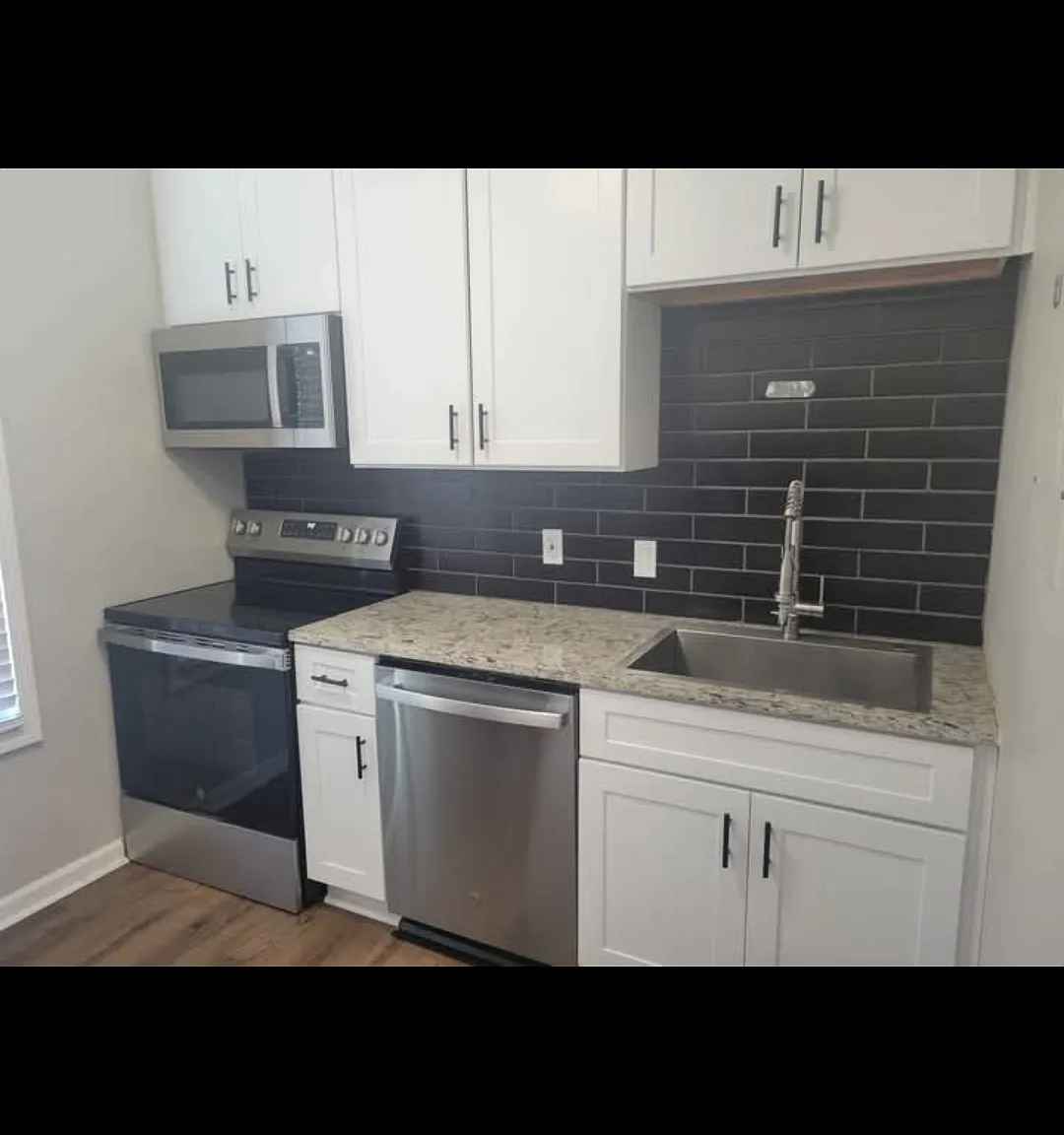 2 bed, 2.5 bath, 1275 sqft, $1,900 — Photo 3