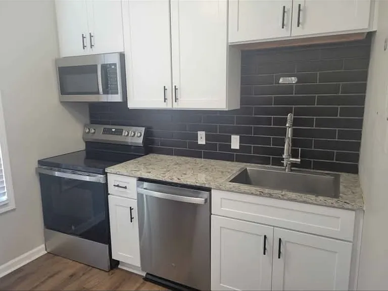 4723 Pebble Ln — Photo 3