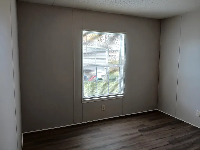 48 Oak St — Photo 12