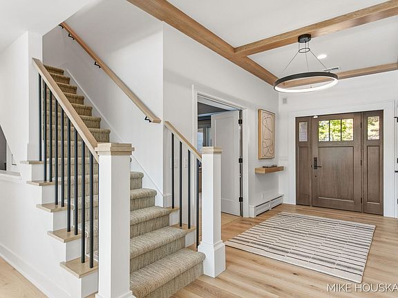 3rd image of 15945 Orchard Point Dr