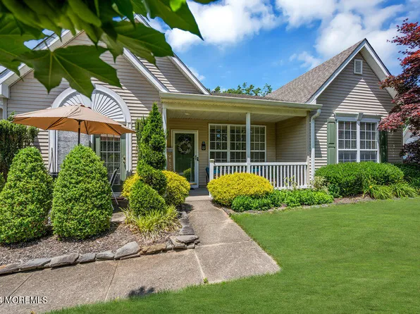 20 Sunnybrook Lane, Lakewood, NJ 08701