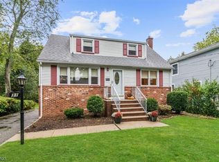 31 2nd Ave, Roseland, NJ 07068