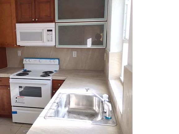 3rd image of 310 NE 59th St #0