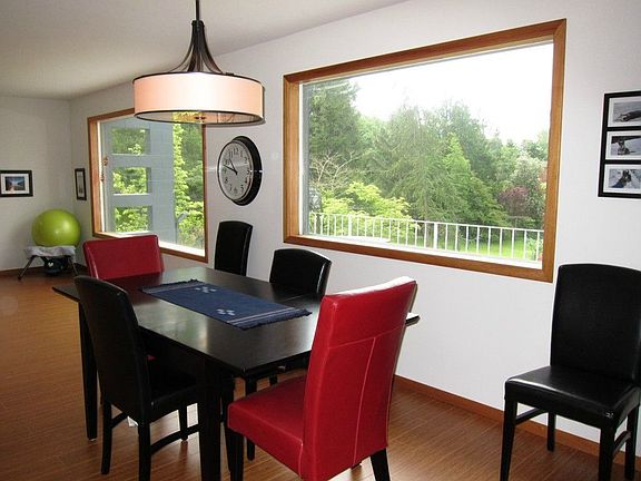 5th image of 3037 Alderwood Ave