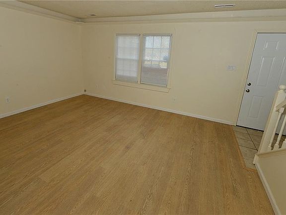 5th image of 1327 Sierra Dr