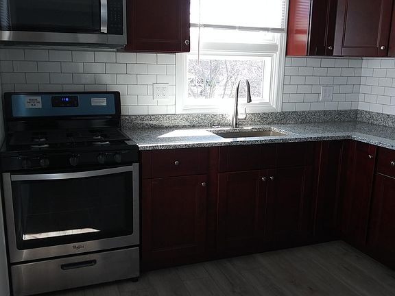 5th image of 42 Downes Ave