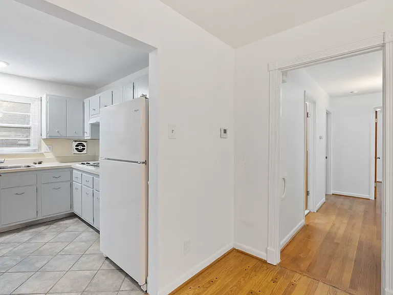 1555 Zurich Dr — Photo 18