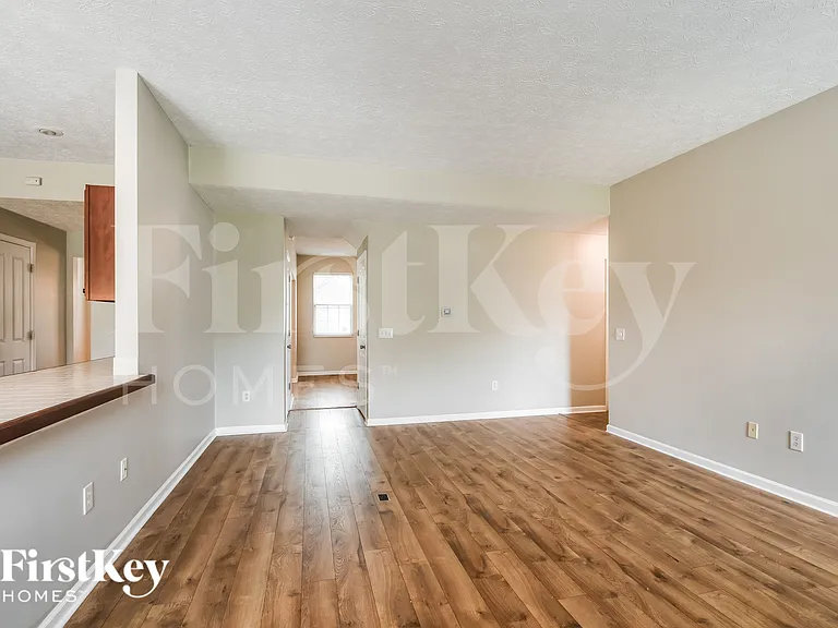 11263 Hearthstone Dr — Photo 4