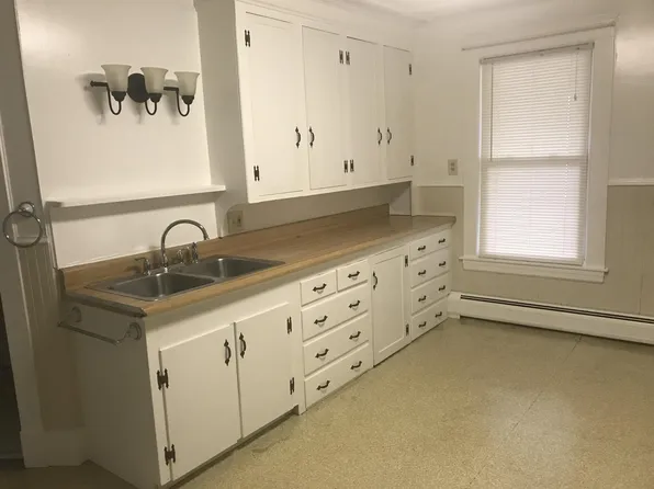 24 Ticonic St #3, Waterville, ME 04901