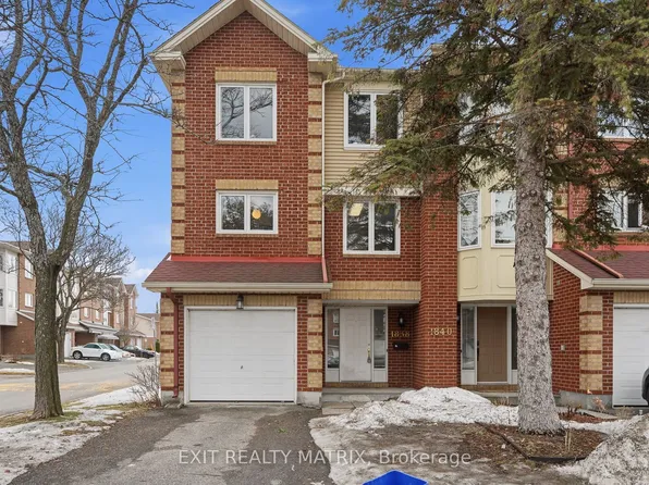 1838 Summerfields Cres #17, Ottawa, ON K1C 7B7