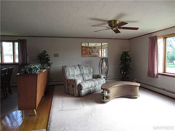 4th image of 122 Raymond Ave