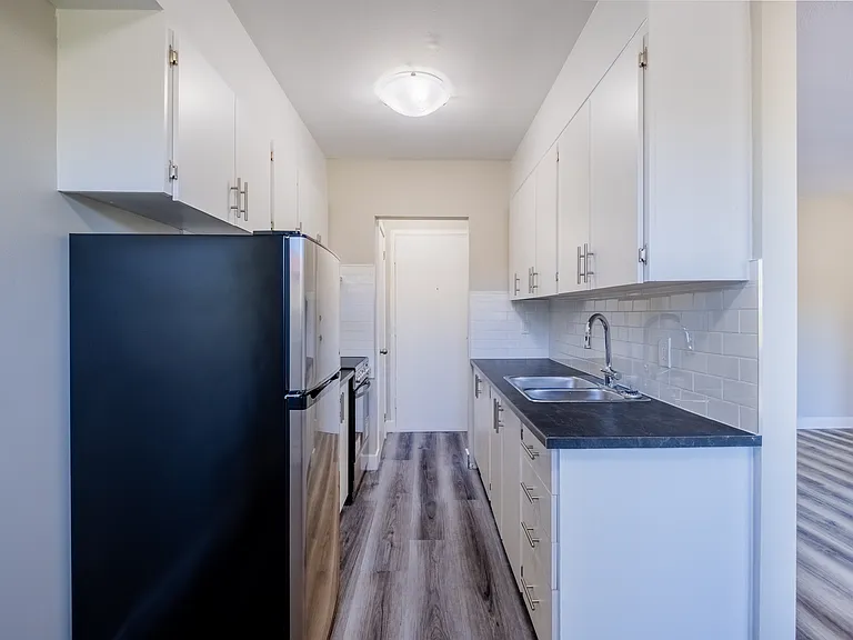 17 Cloverdale Ave #3 — Photo 8
