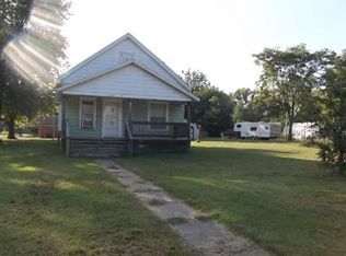 1529 S Malcolm Ave, Chanute, KS 66720
