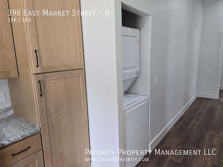 398 E Market St #D — Photo 10