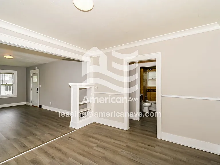 1656619_005_living_room_12707311.jpg