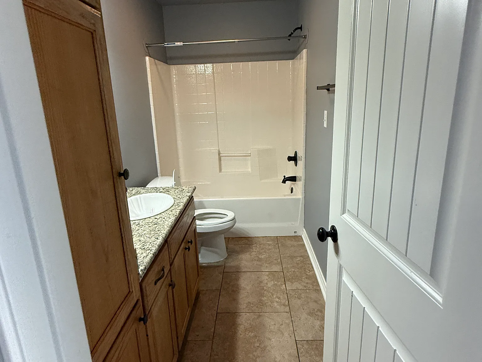 3 bed, 1300 sqft, $1,300 — Photo 4