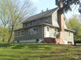 75 Campbell Ave, Airmont, NY 10901