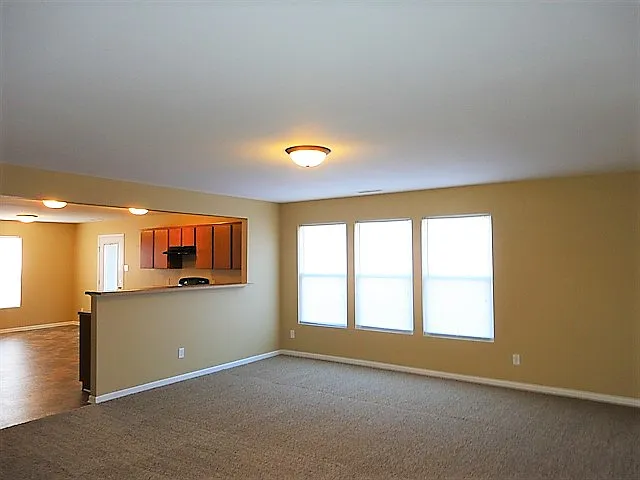 3126 Hurst St — Photo 4