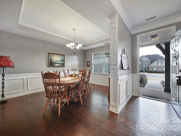 4th image of 5803 McClintock Dr