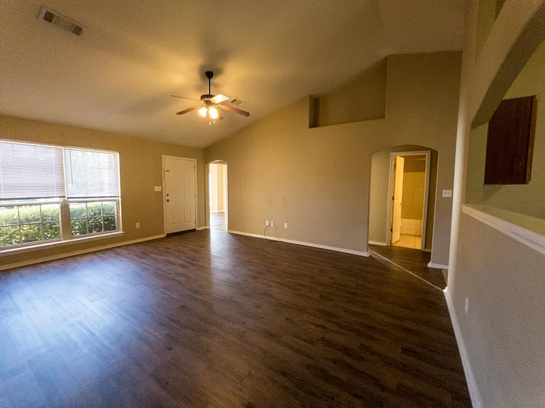 1246 Gracie Ct — Photo 17
