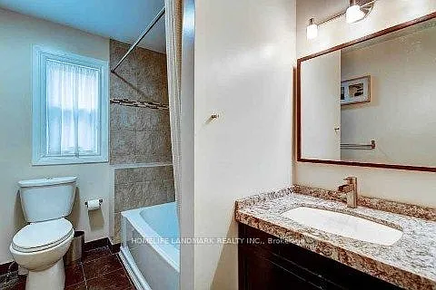 109 Poyntz Ave N — Photo 12