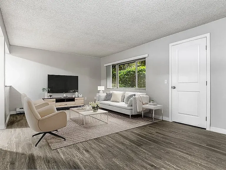 Living Area (Hardwood)