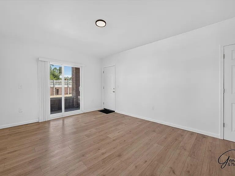 12932 Greiner - Bar Holdings & Blue & White LLC — Photo 9